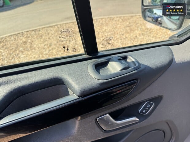 Ford Transit Custom AUTO SWB L1H1 MS-RT 320 Limited Air Con Cam Nav Sensors EURO 6 12