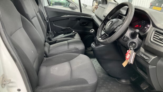 Renault Trafic SWB L1H1 Low Roof Sl28 Business Plus Dci Air Con Sensors EURO 6 7