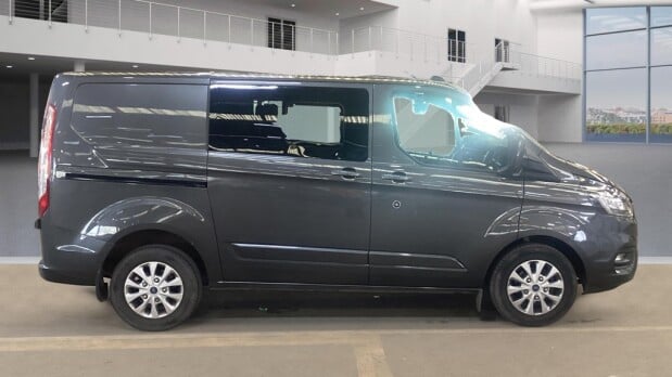Ford Transit Custom Crew Cab SWB L1H1 300 Limited Air Con Alloys Cam Sensors EURO 6 3