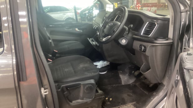 Ford Transit Custom Crew Cab SWB L1H1 300 Limited Air Con Alloys Cam Sensors EURO 6 9