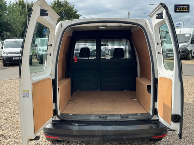 Volkswagen Caddy SWB L1H1 Low Roof C20 Tdi Startline Air Con Nav EURO 6 NO VAT 8