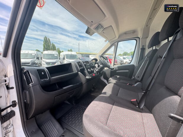 Citroen Relay MWB L2H2 Medium Roof Air Con Side Door EURO 6 12
