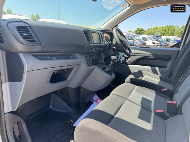 Citroen Dispatch XLWB L3H1 [SOLD CM] Low Roof 1000 Enterprise Pro Air Con Sensors Bluehdi EU 14