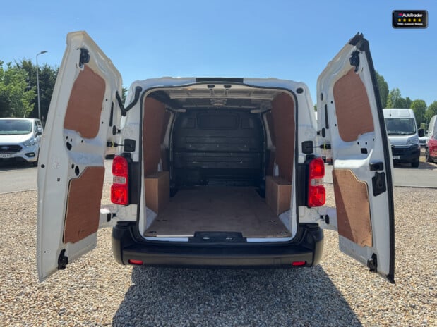 Citroen Dispatch XLWB L3H1 [SOLD CM] Low Roof 1000 Enterprise Pro Air Con Sensors Bluehdi EU 8