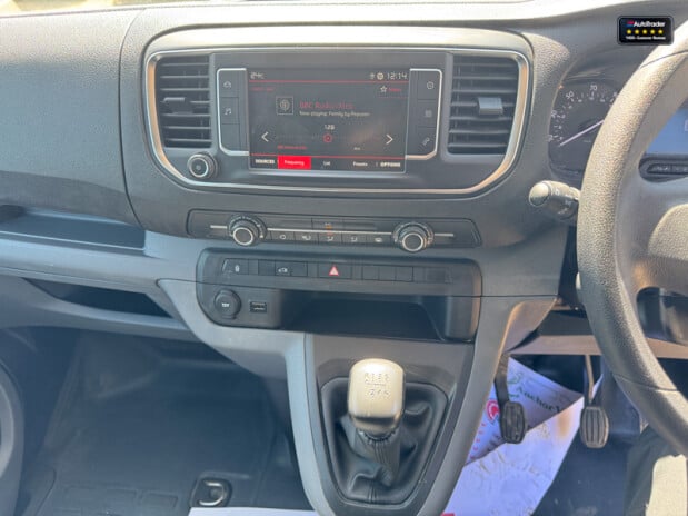 Citroen Dispatch XLWB L3H1 [SOLD CM] Low Roof 1000 Enterprise Pro Air Con Sensors Bluehdi EU 27