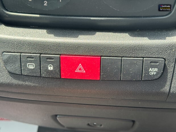 Citroen Relay MWB L2H2 Medium Roof Enterprise Bluehdi Air Con Sensors EURO 6 32