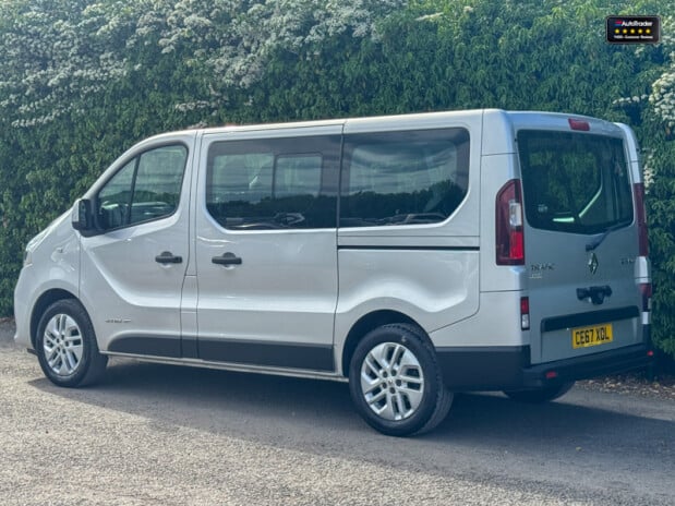 Renault Trafic 1.6 dCi ENERGY 27 Sport Nav Minibus Double Cab 5dr Diesel Manual SWB Euro 6 32