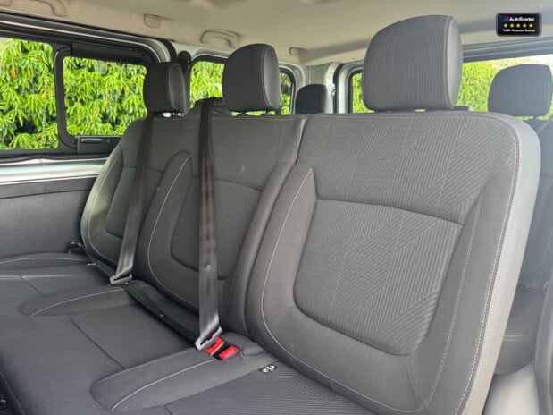 Renault Trafic 1.6 dCi ENERGY 27 Sport Nav Minibus Double Cab 5dr Diesel Manual SWB Euro 6 8