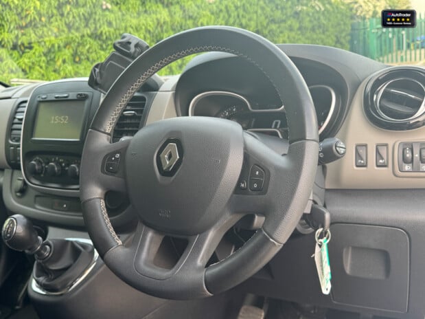 Renault Trafic 1.6 dCi ENERGY 27 Sport Nav Minibus Double Cab 5dr Diesel Manual SWB Euro 6 11