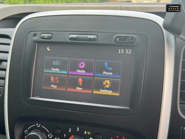 Renault Trafic 1.6 dCi ENERGY 27 Sport Nav Minibus Double Cab 5dr Diesel Manual SWB Euro 6 17