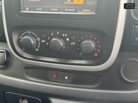 Renault Trafic 1.6 dCi ENERGY 27 Sport Nav Minibus Double Cab 5dr Diesel Manual SWB Euro 6 23