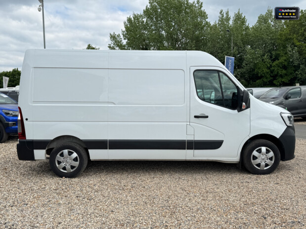 Renault Master MWB L2H2 Medium Roof 35 Business Plus Dci Air Con EURO 6 5