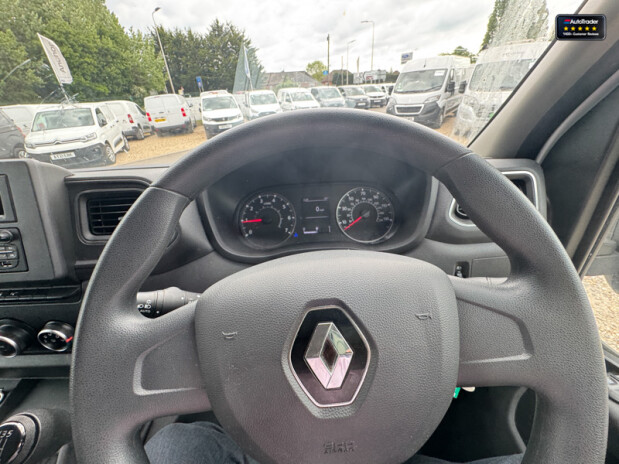 Renault Master MWB L2H2 Medium Roof 35 Business Plus Dci Air Con EURO 6 16