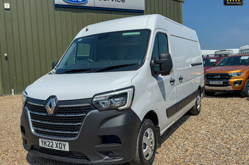 Renault Master MWB L2H2 Medium Roof 35 Business Plus Dci Air Con EURO 6