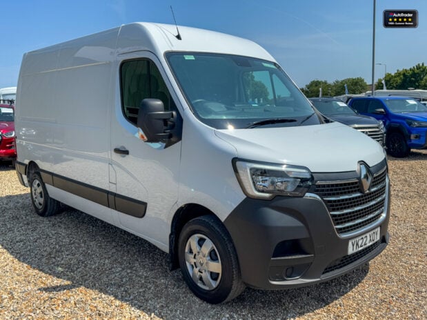 Renault Master MWB L2H2 Medium Roof 35 Business Plus Dci Air Con EURO 6 4