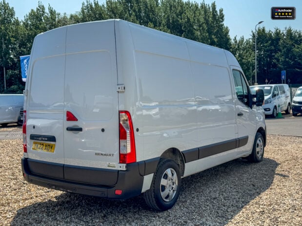 Renault Master MWB L2H2 Medium Roof 35 Business Plus Dci Air Con EURO 6 6