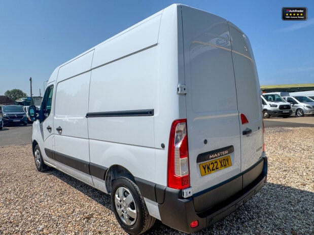 Renault Master MWB L2H2 Medium Roof 35 Business Plus Dci Air Con EURO 6 10