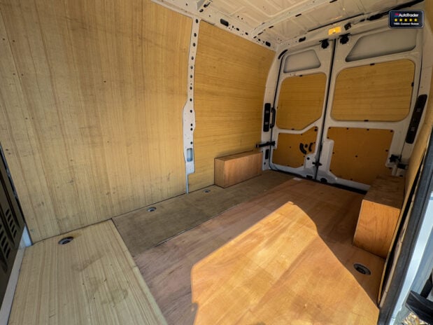 Renault Master MWB L2H2 Medium Roof 35 Business Plus Dci Air Con EURO 6 11