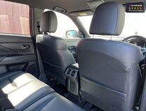 Mitsubishi Outlander (Sold) 2.4h TwinMotor 13.8kWh 4h SUV 5dr Petrol Plug-in Hybrid CVT 4WD Euro 11