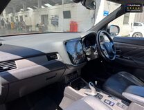 Mitsubishi Outlander (Sold) 2.4h TwinMotor 13.8kWh 4h SUV 5dr Petrol Plug-in Hybrid CVT 4WD Euro 21