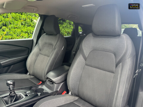 Nissan Qashqai 1.3 DIG-T MHEV N-Connecta SUV 5dr Petrol Hybrid Manual Euro 6 (s/s) (140 ps 8