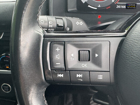 Nissan Qashqai 1.3 DIG-T MHEV N-Connecta SUV 5dr Petrol Hybrid Manual Euro 6 (s/s) (140 ps 12