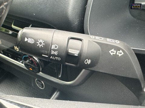 Nissan Qashqai 1.3 DIG-T MHEV N-Connecta SUV 5dr Petrol Hybrid Manual Euro 6 (s/s) (140 ps 14
