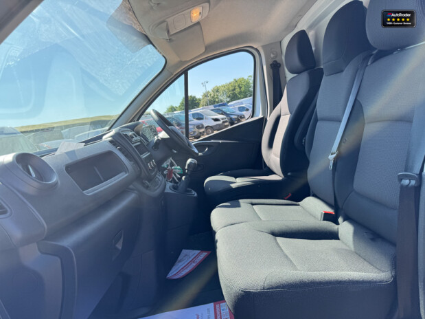 Renault Trafic SWB L1H1 [SOLD CR] Sl28 Business Plus Energy Dci Air Con Sensors EURO 6 15