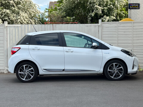 Toyota Yaris 1.5 VVT-h Y20 Bi-tone Hatchback 5dr Petrol Hybrid E-CVT Euro 6 (s/s) (100 p 5