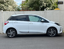 Toyota Yaris 1.5 VVT-h Y20 Bi-tone Hatchback 5dr Petrol Hybrid E-CVT Euro 6 (s/s) (100 p 5