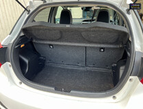 Toyota Yaris 1.5 VVT-h Y20 Bi-tone Hatchback 5dr Petrol Hybrid E-CVT Euro 6 (s/s) (100 p 9