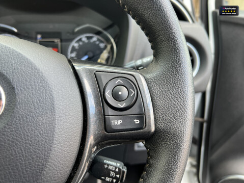 Toyota Yaris 1.5 VVT-h Y20 Bi-tone Hatchback 5dr Petrol Hybrid E-CVT Euro 6 (s/s) (100 p 21