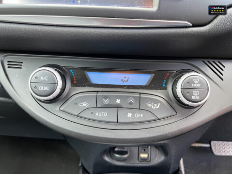 Toyota Yaris 1.5 VVT-h Y20 Bi-tone Hatchback 5dr Petrol Hybrid E-CVT Euro 6 (s/s) (100 p 27