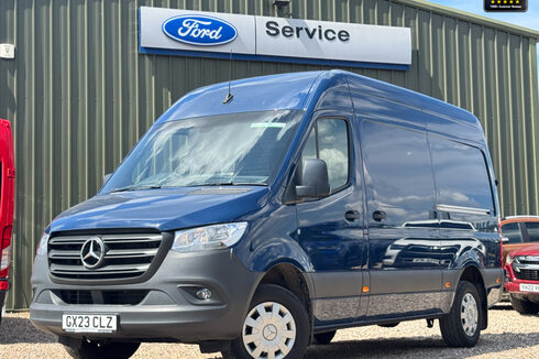Mercedes-Benz Sprinter MWB L2H2 Medium Roof 317 Cdi Progressive Camera Tow Bar EURO 6