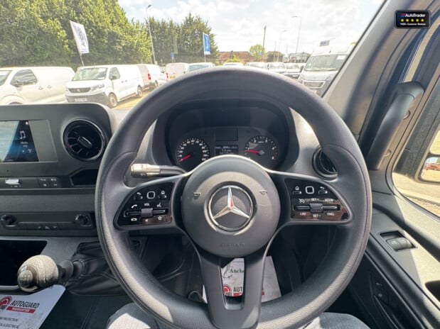 Mercedes-Benz Sprinter MWB L2H2 Medium Roof 317 Cdi Progressive Camera Tow Bar EURO 6 16