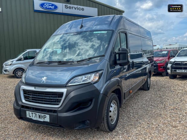 Peugeot Boxer XLWB L4H2 Medium Roof 435 Professional Air Con Nav Sensors EURO 6 2