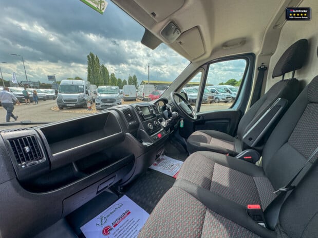 Peugeot Boxer XLWB L4H2 Medium Roof 435 Professional Air Con Nav Sensors EURO 6 12