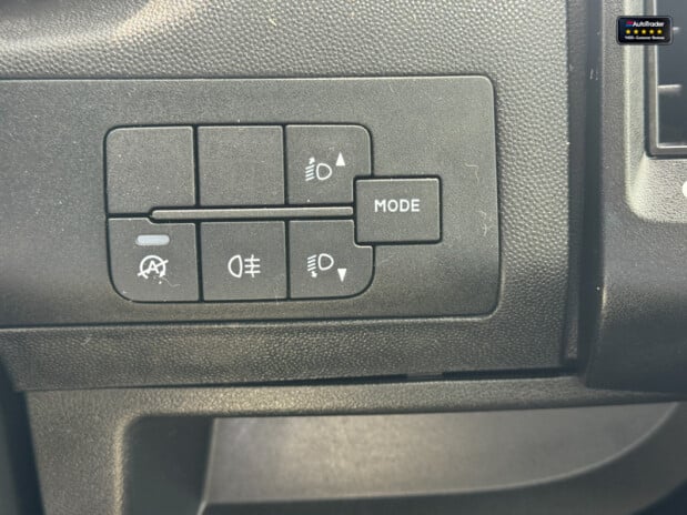 Peugeot Boxer XLWB L4H2 Medium Roof 435 Professional Air Con Nav Sensors EURO 6 23