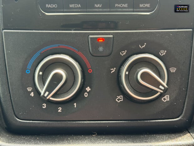 Peugeot Boxer XLWB L4H2 Medium Roof 435 Professional Air Con Nav Sensors EURO 6 30