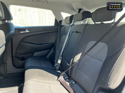 Hyundai TUCSON 1.6 GDi S Connect SUV 5dr Petrol Manual Euro 6 (s/s) (132 ps)[Tadley] 19