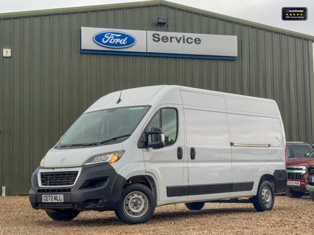 Peugeot Boxer LWB L3H2 Medium Roof Bluehdi 335 Professional Air Con Cruise Nav EURO 6 1