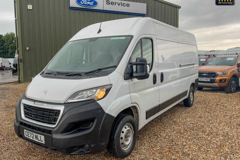 Peugeot Boxer LWB L3H2 Medium Roof Bluehdi 335 Professional Air Con Cruise Nav EURO 6