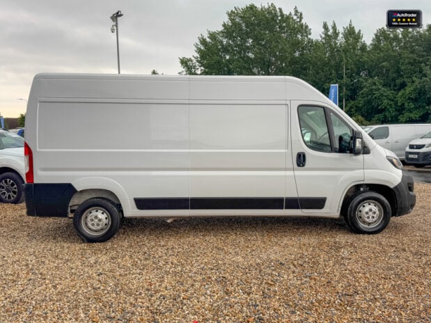 Peugeot Boxer LWB L3H2 Medium Roof Bluehdi 335 Professional Air Con Cruise Nav EURO 6 5