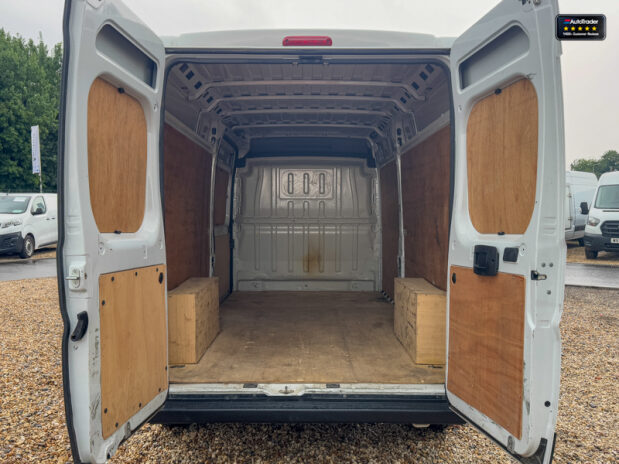 Peugeot Boxer LWB L3H2 Medium Roof Bluehdi 335 Professional Air Con Cruise Nav EURO 6 8