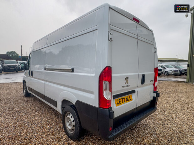 Peugeot Boxer LWB L3H2 Medium Roof Bluehdi 335 Professional Air Con Cruise Nav EURO 6 10