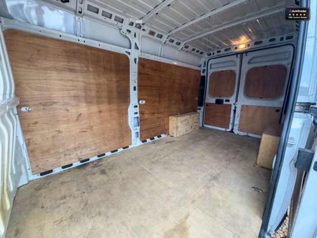 Peugeot Boxer LWB L3H2 Medium Roof Bluehdi 335 Professional Air Con Cruise Nav EURO 6 11