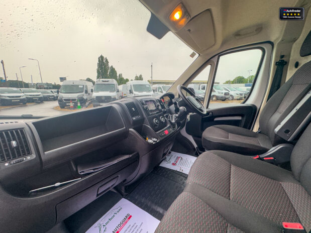 Peugeot Boxer LWB L3H2 Medium Roof Bluehdi 335 Professional Air Con Cruise Nav EURO 6 12