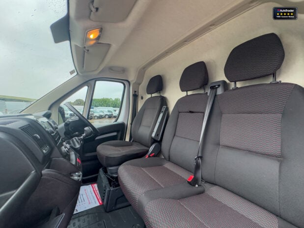 Peugeot Boxer LWB L3H2 Medium Roof Bluehdi 335 Professional Air Con Cruise Nav EURO 6 13