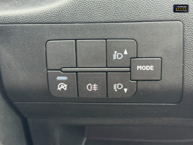Peugeot Boxer LWB L3H2 Medium Roof Bluehdi 335 Professional Air Con Cruise Nav EURO 6 23