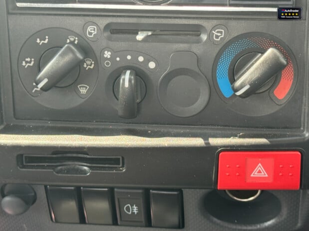 Isuzu Grafter Tipper AUTO N35.125Se Tow Bar EURO 6 26